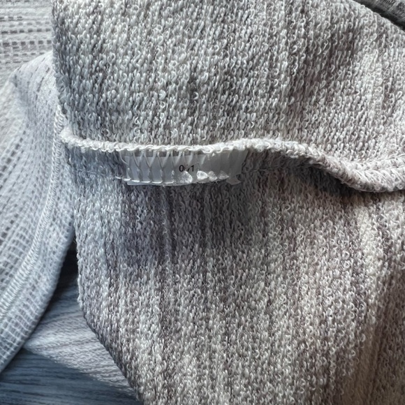 Calia Women's Essential Crop Jacquard Tee Shirt Gray Beige Textured FLAW Medium - Picture 10 of 10